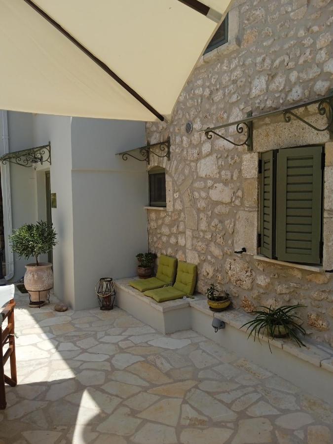 La Casa Di Bella A Tradional Stone House With Barbecue Villa Kariá Eksteriør billede