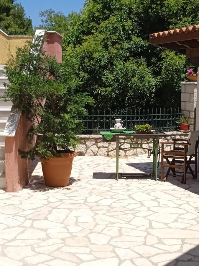 La Casa Di Bella A Tradional Stone House With Barbecue Villa Kariá Eksteriør billede