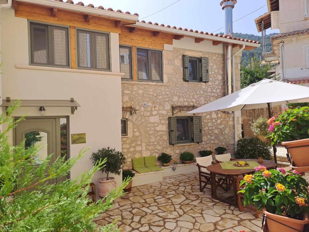 La Casa Di Bella A Tradional Stone House With Barbecue Villa Kariá Eksteriør billede