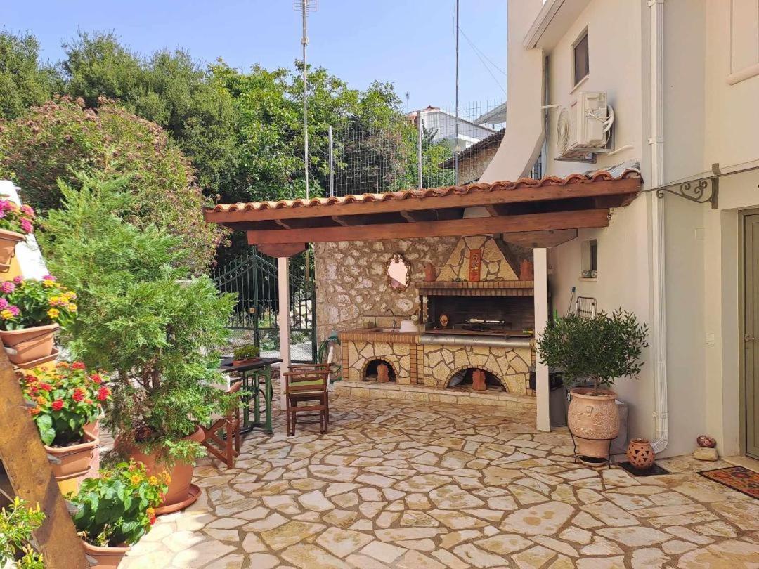 La Casa Di Bella A Tradional Stone House With Barbecue Villa Kariá Eksteriør billede